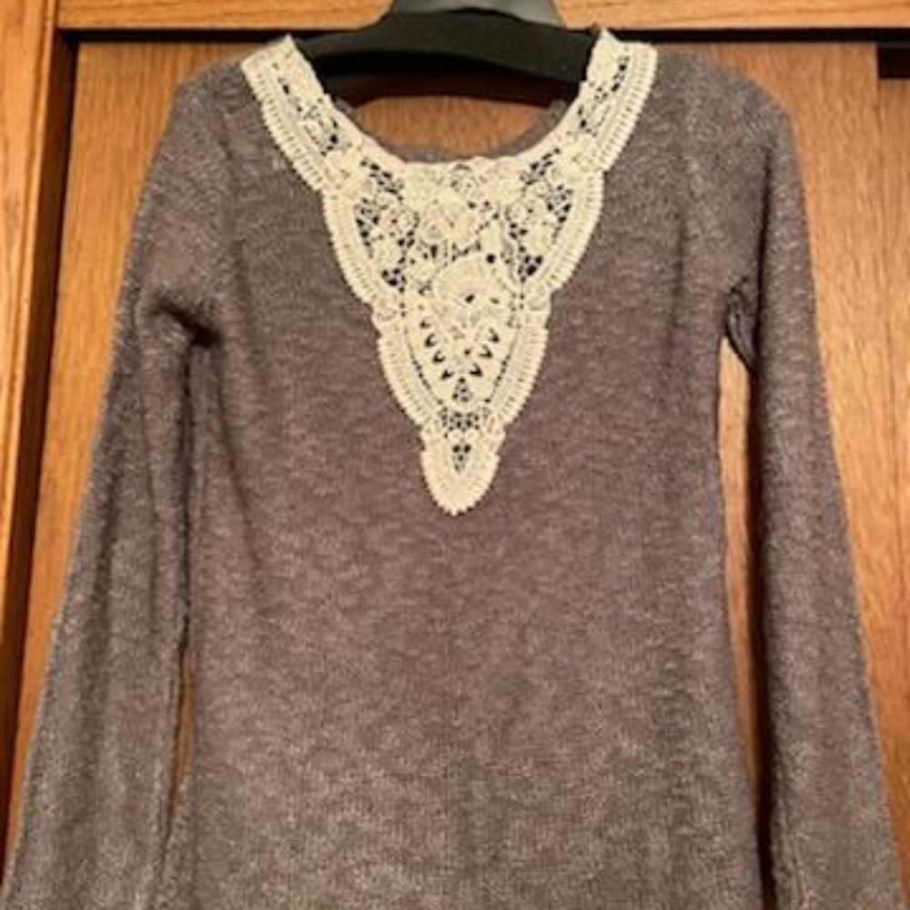 Pink Republic gray boucle pullover